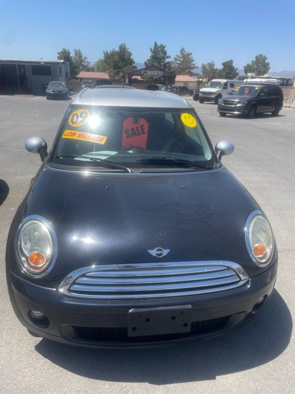 2009 MINI Cooper Image 1