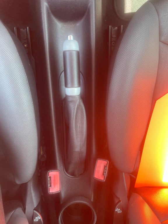 2009 MINI Cooper Image 9