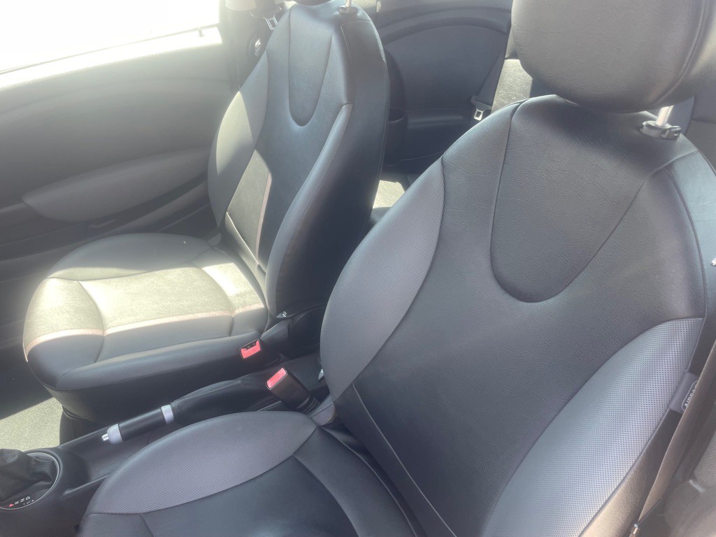 2009 MINI Cooper Image 13