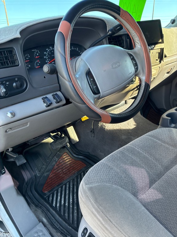 2000 Ford Excursion Image 8