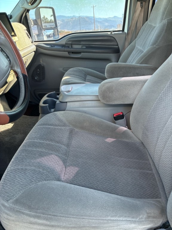 2000 Ford Excursion Image 23