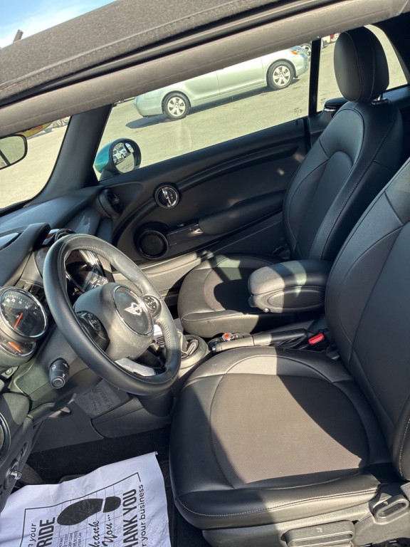 2018 MINI Cooper Image 8