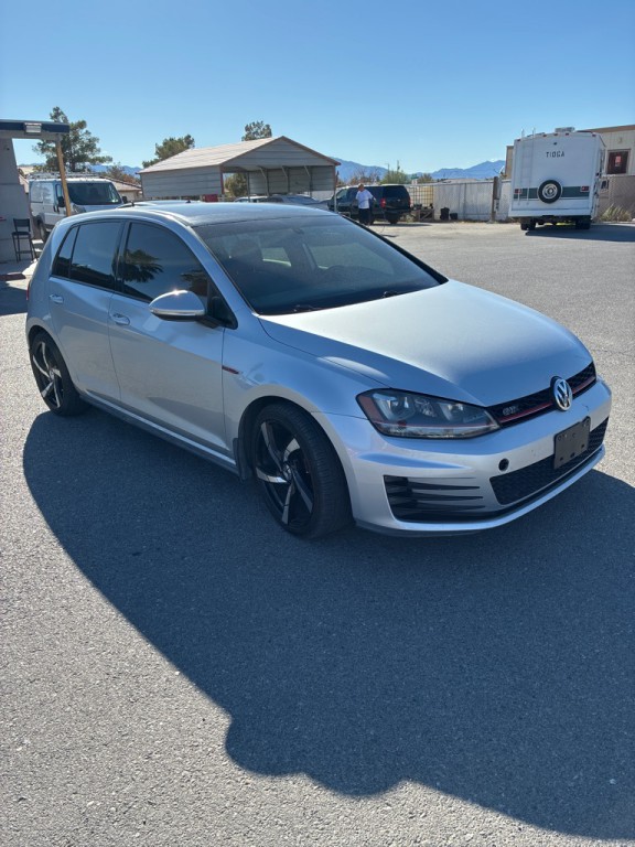2016 Volkswagen GTI Image 2