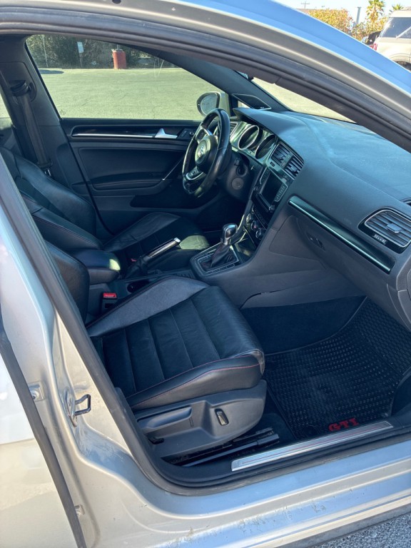 2016 Volkswagen GTI Image 6