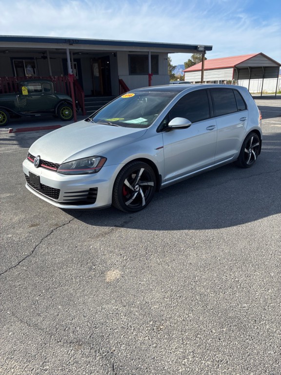 2016 Volkswagen GTI Image 2