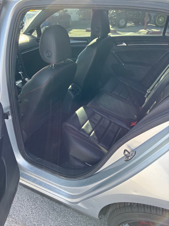 2016 Volkswagen GTI Image 6