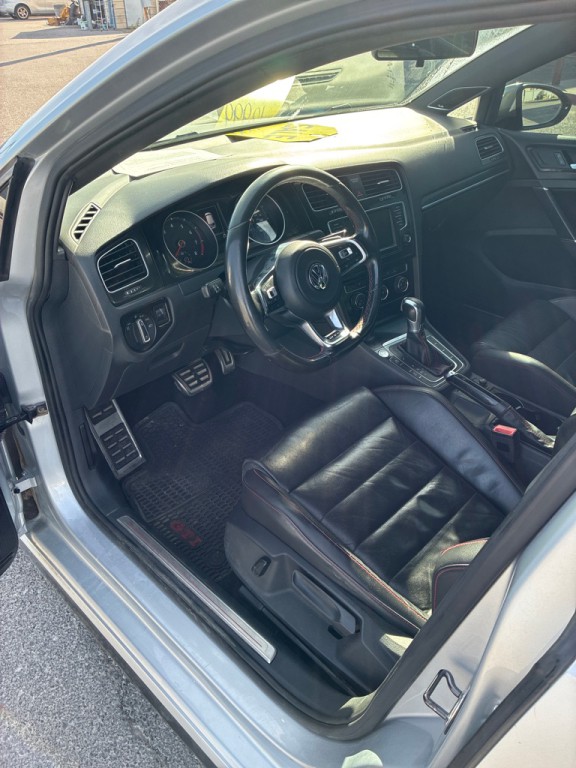 2016 Volkswagen GTI Image 8