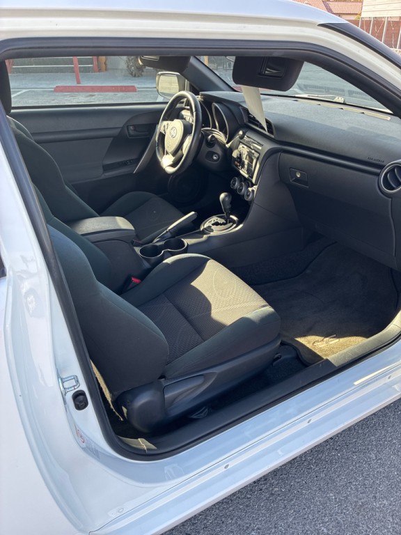 2013 Scion tC Image 8