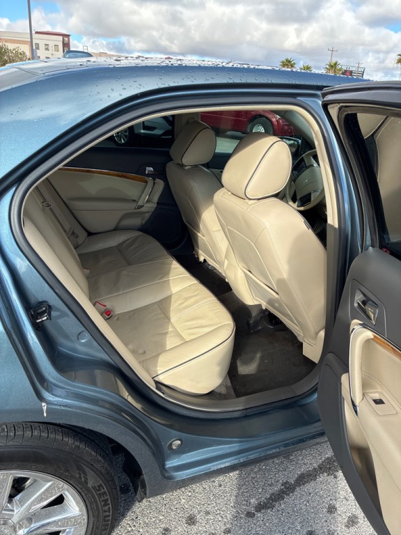 2011 Lincoln MKZ Image 5