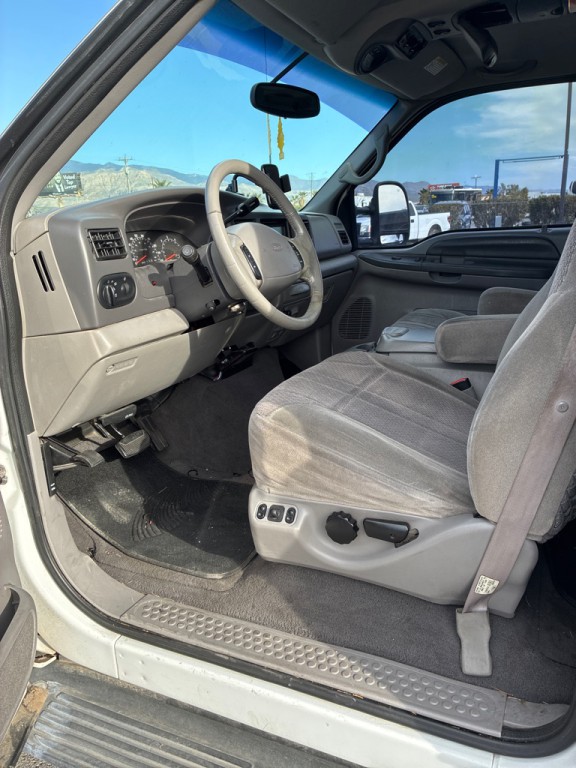 2000 Ford Excursion Image 9