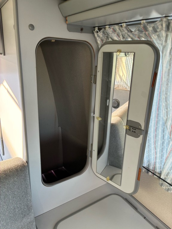 1989 Volkswagen Vanagon Image 24