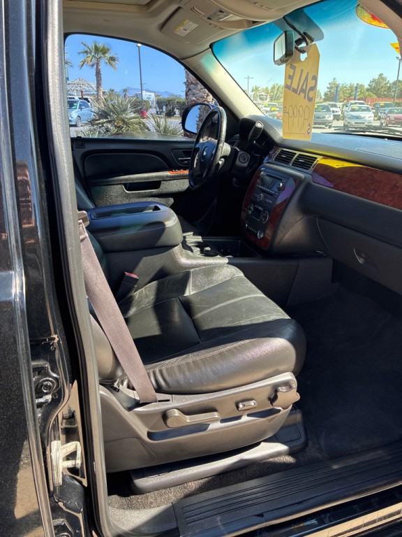 2014 Chevrolet Suburban Image 6