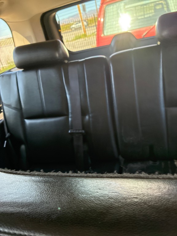 2014 Chevrolet Suburban Image 8