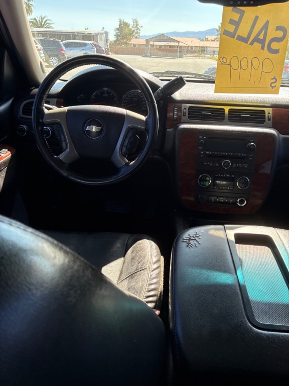 2014 Chevrolet Suburban Image 9