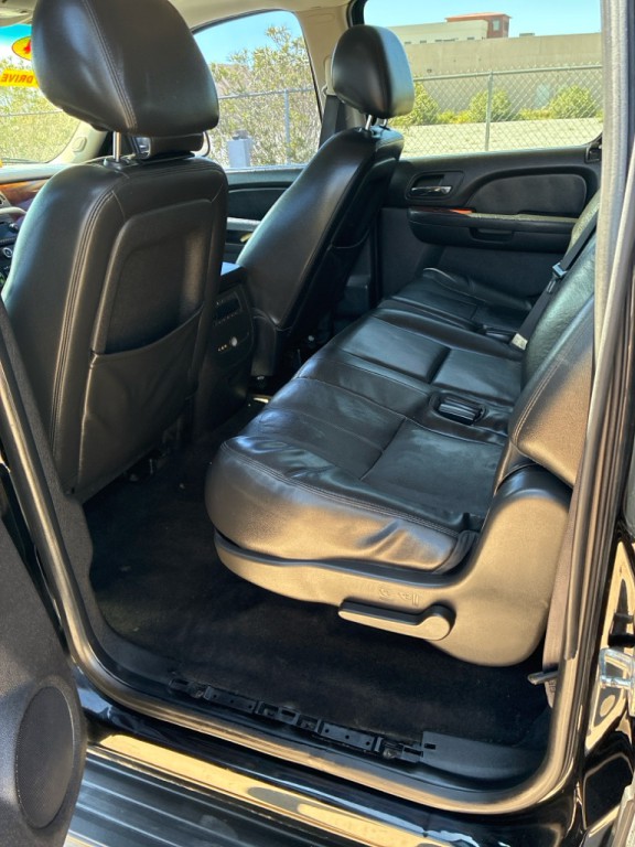 2014 Chevrolet Suburban Image 18