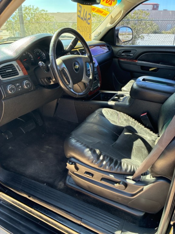 2014 Chevrolet Suburban Image 21