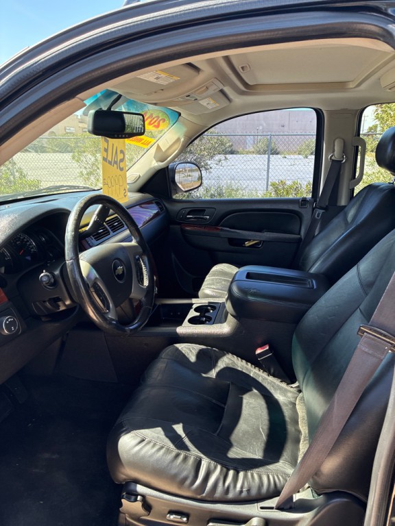 2014 Chevrolet Suburban Image 26