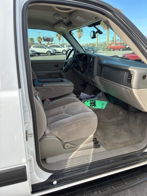 2004 Chevrolet Tahoe Image 7