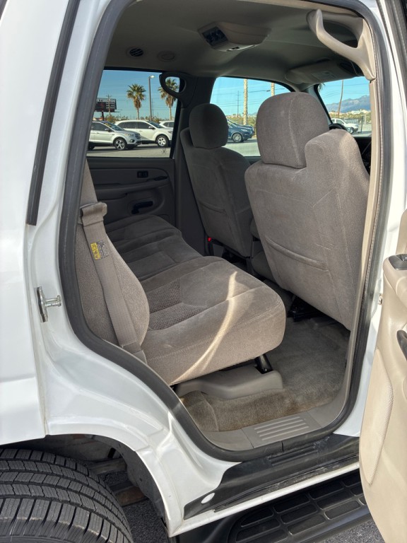 2004 Chevrolet Tahoe Image 8