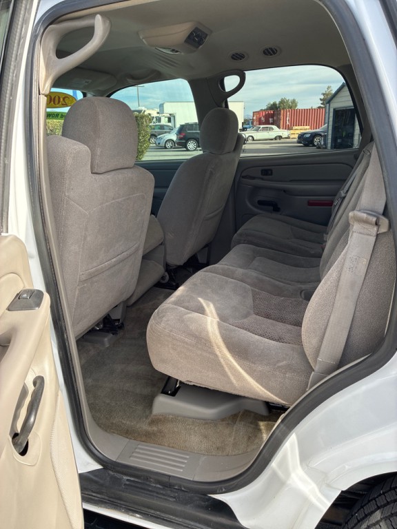 2004 Chevrolet Tahoe Image 9