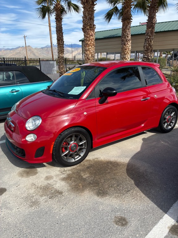 2013 FIAT 500 Image 2
