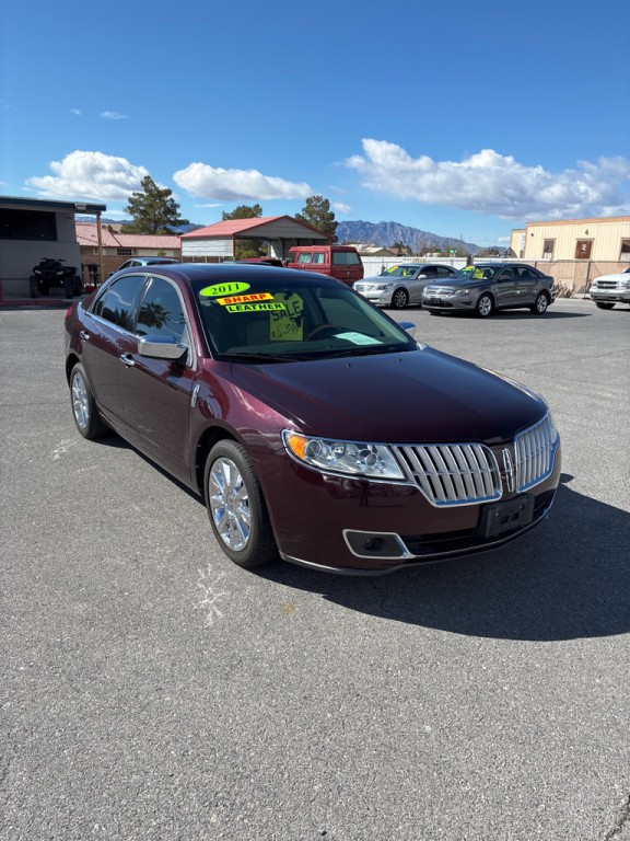 2011 Lincoln MKZ Image 2