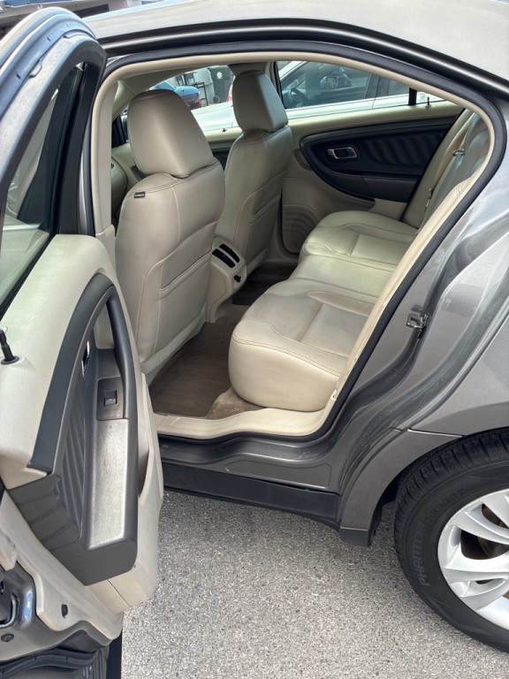 2012 Ford Taurus Image 7