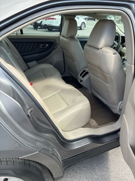 2012 Ford Taurus Image 25
