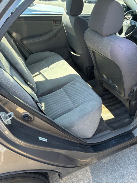 2004 Toyota Corolla Image 5