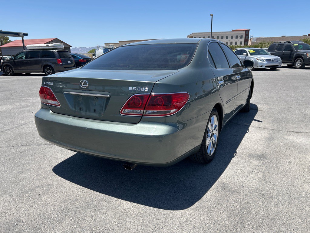2005 Lexus ES Image 4