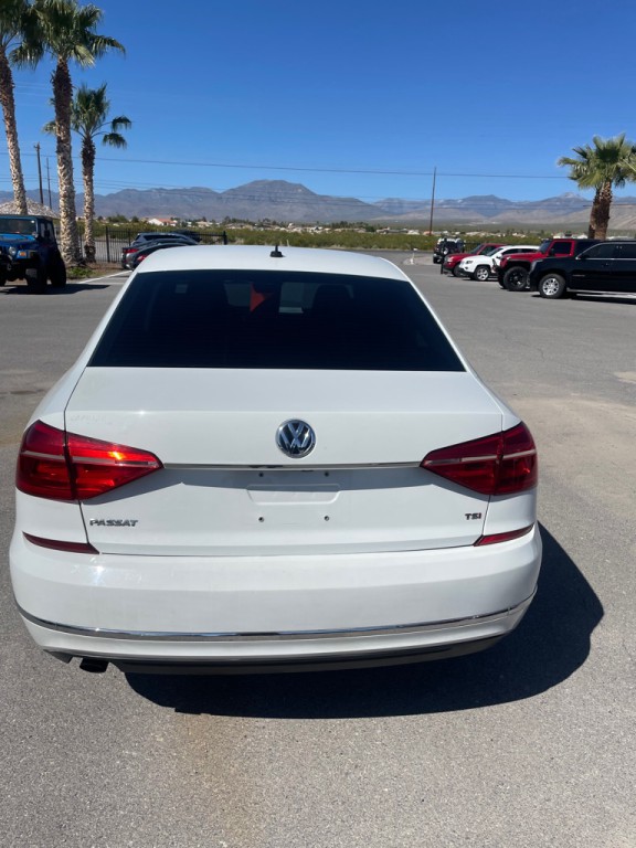 2016 Volkswagen Passat Image 3
