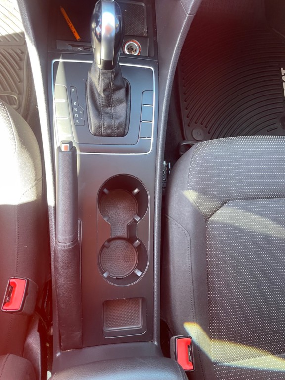 2016 Volkswagen Passat Image 8