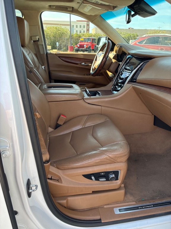 2016 Cadillac Escalade Image 7