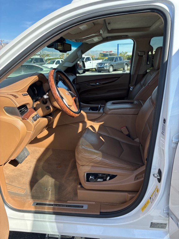 2016 Cadillac Escalade Image 8