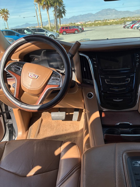 2016 Cadillac Escalade Image 10