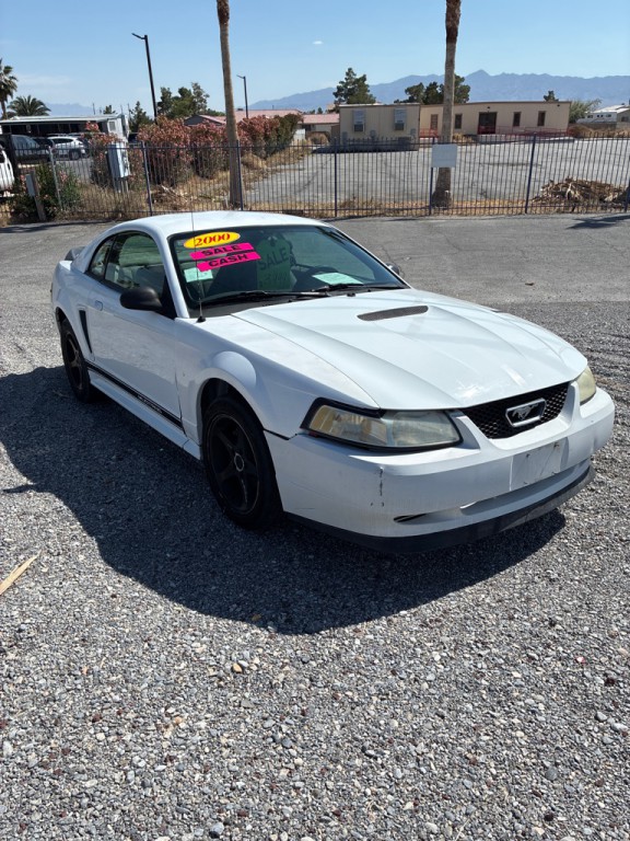 2000 Ford Mustang Image 2