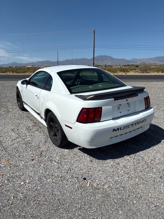 2000 Ford Mustang Image 5