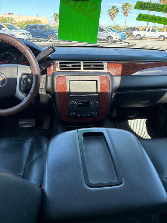 2013 Chevrolet Suburban Image 7