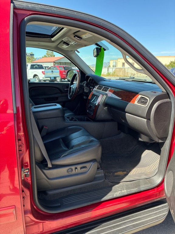 2013 Chevrolet Suburban Image 10