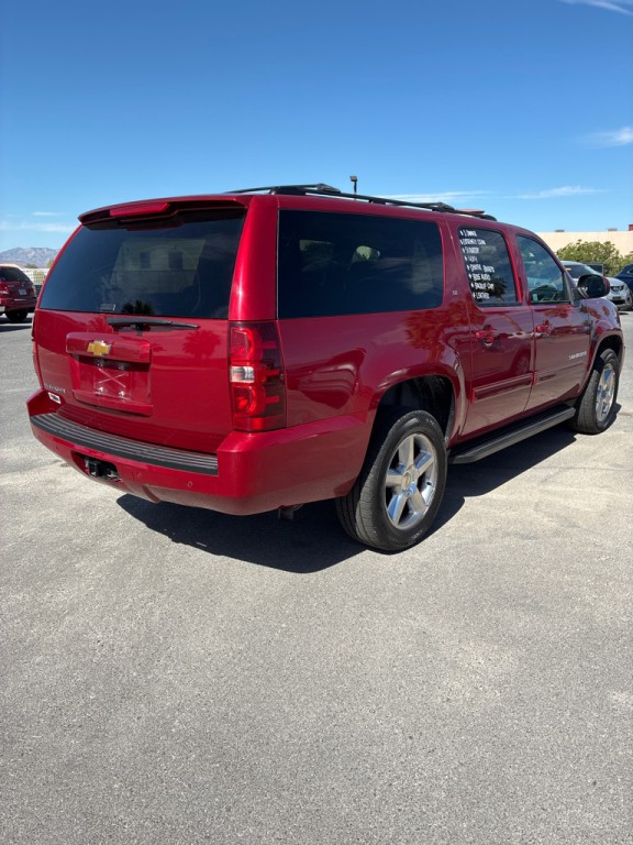 2013 Chevrolet Suburban Image 11