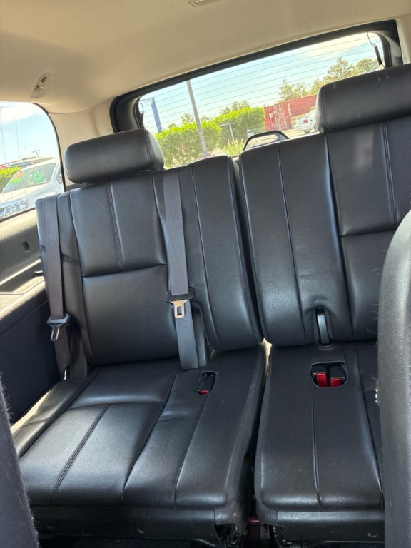2013 Chevrolet Suburban Image 19