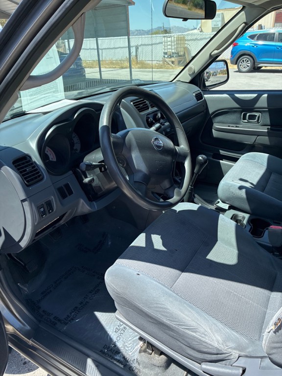 2004 Nissan Frontier Image 9