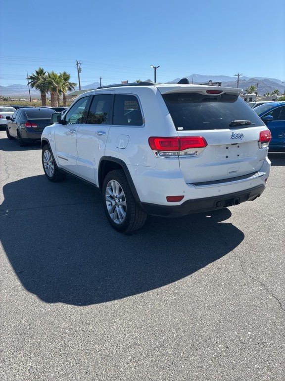 2017 Jeep Grand Cherokee Image 11