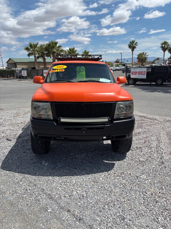 2001 Chevrolet Tahoe Image 2