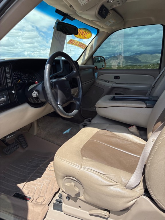 2001 Chevrolet Tahoe Image 12