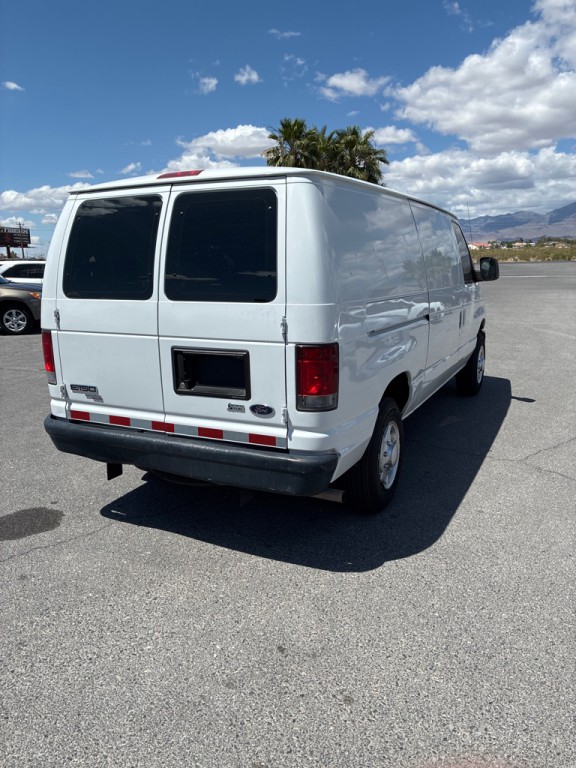 2012 Ford Econoline Image 12