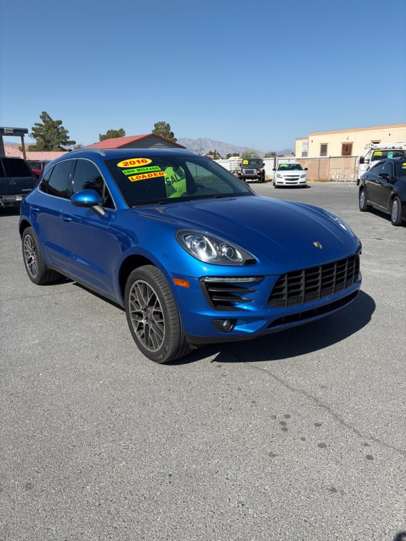 2016 Porsche Macan Image 2
