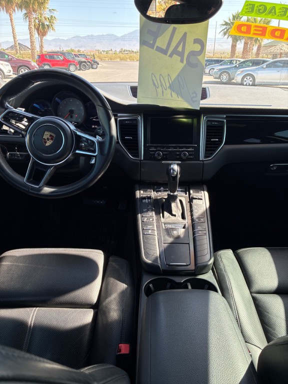 2016 Porsche Macan Image 9