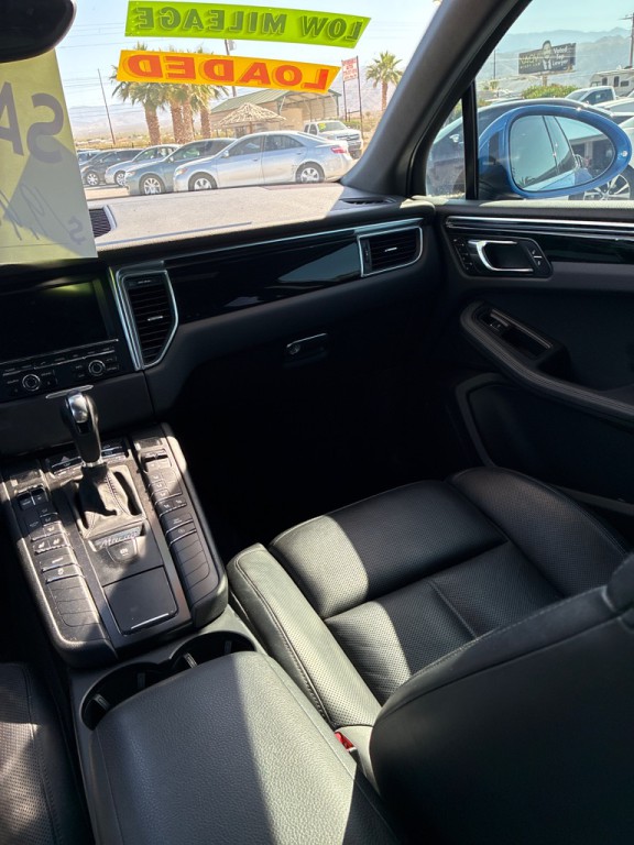 2016 Porsche Macan Image 10