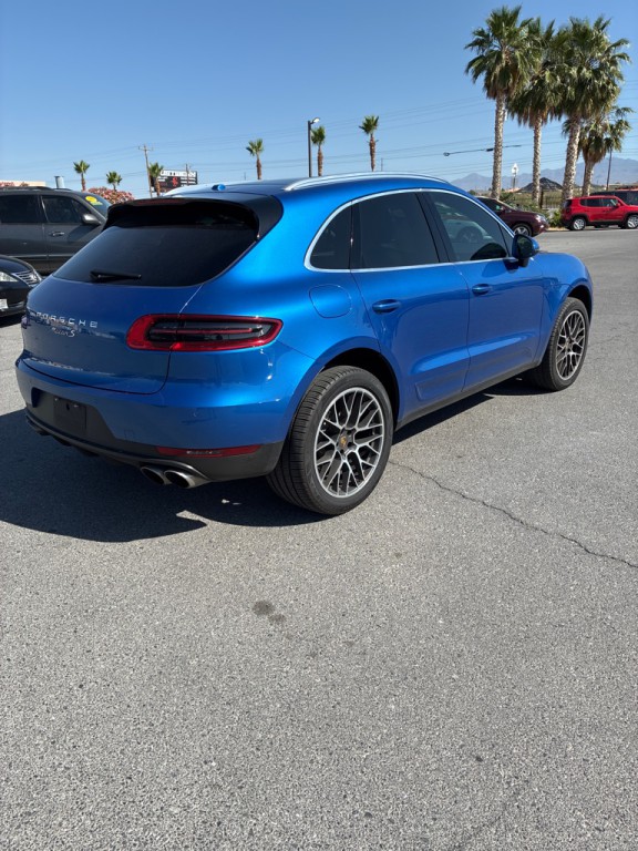 2016 Porsche Macan Image 12